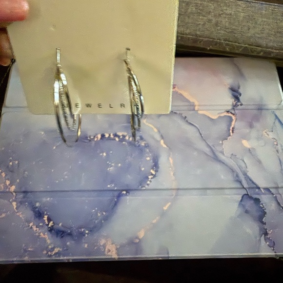 Elegant Silver Hoop‎ Earrings - Picture 4 of 7